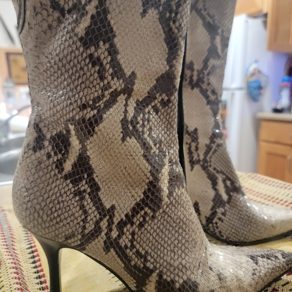 Charles David Snakeskin Short Stiletto Boots Made In Italy Sz 9 - Picture 7 of 16